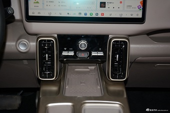 2026款哈弗大狗 2.0T DCT中华田园犬版苔岩绿