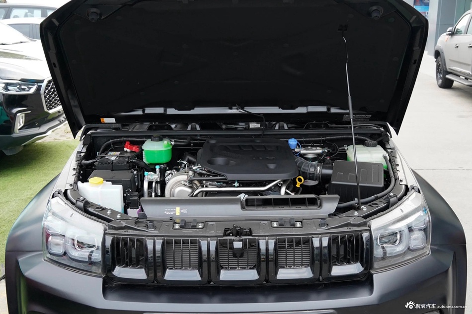 2023款北京BJ40 2.0D 自动四驱刀锋英雄版先锋型