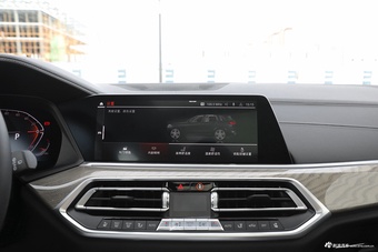 2022款宝马X5 xDrive 40Li 尊享型M运动套装