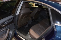 2022款奥迪A7L 55 TFSI quattro S-line 志远型流晶套装