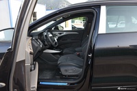 2023款奥迪Q5 40 e-tron 星耀型 机甲套装