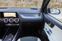 2022款奔驰EQA 300 4MATIC 首发特别版