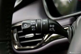 2025款传祺M6 MAX 270T 豪华版版