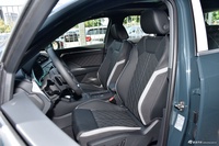 2025款奥迪Q3 45周年典藏版 35TFSI 时尚动感型