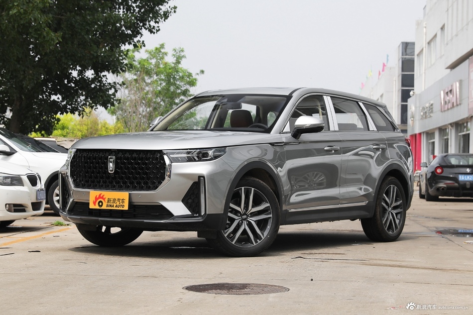 2022款奔腾T99 20TD 自动尊贵型