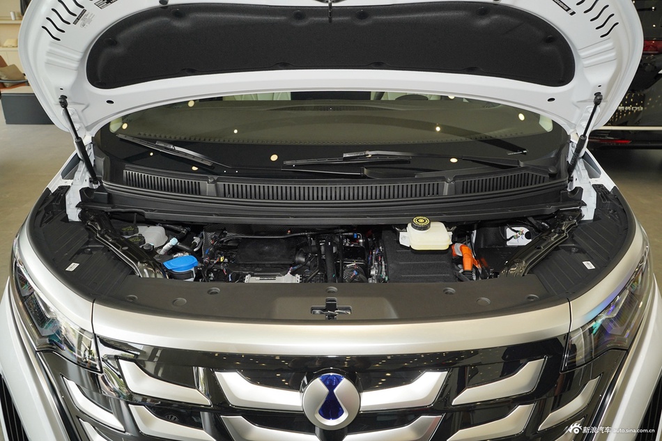 2025款腾势D9 DM-i 1020 智驾版四驱尊享型