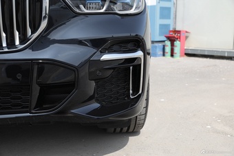 2022款宝马X5 xDrive 40Li 尊享型M运动套装