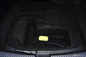 2025款奔驰E级 E 300 L 时尚运动型