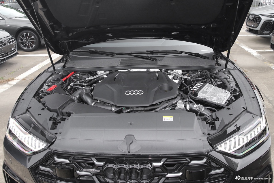 2025款奥迪A7L 55 TFSI quattro 黑武士版