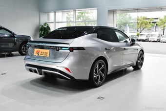 2026款领克07EM-P 126长续航 Ultra H7