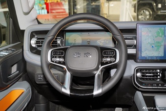 2025款北京BJ40e 魔核电驱标准版