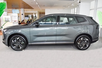 2026款沃尔沃XC70插电 四驱超长续航Core