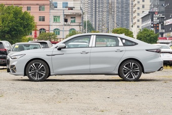 2025款艾瑞泽8 Pro 2.0T 豪华型