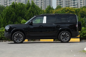 2026款方程豹钛7 315KM 两驱Max版