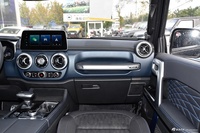 2023款北京BJ40 2.0D 自动四驱刀锋英雄版先锋型