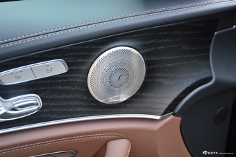 2023款奔驰E级 E 300 L 运动豪华型