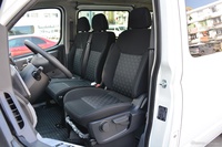 2024款新途V80 傲运通超值版 6AMT 短轴超低顶127Ps 5/6座