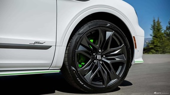 2025款添越 4.0T V8 Speed 官图