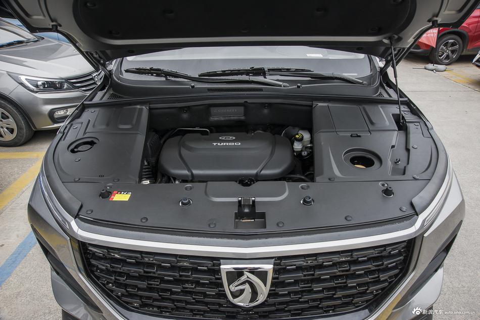 2020款宝骏530 1.5T手动豪华型7座