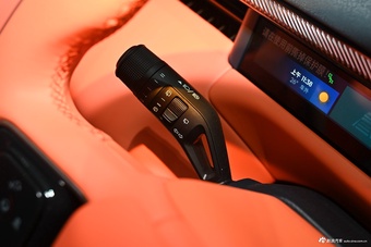 2025款领克900 1.5T Ultra 晨晖蓝