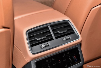 2024款奥迪A7L 45 TFSI quattro 奢享型