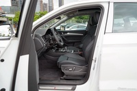 2025款奥迪Q5L 45周年典藏版 40 TFSI 时尚动感型