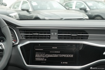 2026款奥迪A6L 45 TFSI quattro 臻选动感型