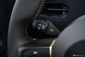 2025款MINI 1.5T COOPER 经典派 五门版