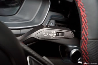 2025款奥迪A4L 200万辆悦享版 40 TFSI 豪华动感型