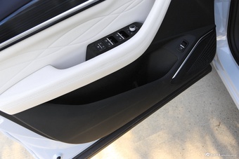 2022款星越L 1.5T 雷神Hi·X油电混动版 Super迅