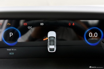 2025款长安UNI-V 1.5T 500Bar尊贵运动型