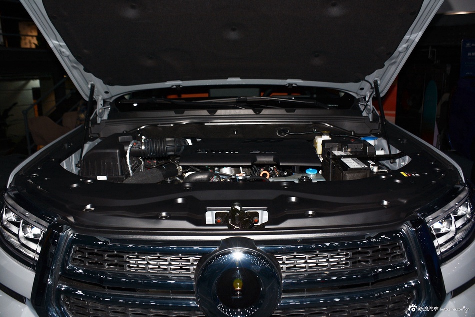 2026款长城炮 2.4T乘用炮自动柴油四驱尊享型