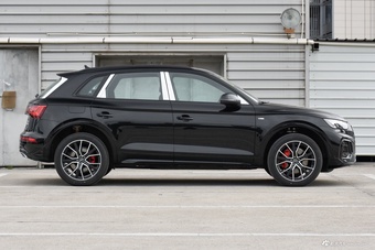 2026款奥迪Q5L 45周年典藏版 45 TFSI 豪华动感型