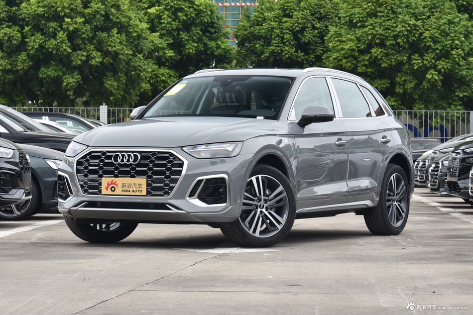 2026款奥迪Q5L 45周年典藏版 40 TFSI 时尚动感型