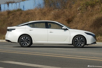 2026款天籁 2.0L 智能超舒适版