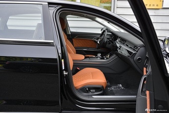 2022款奥迪A8L Horch创始人版 经典型