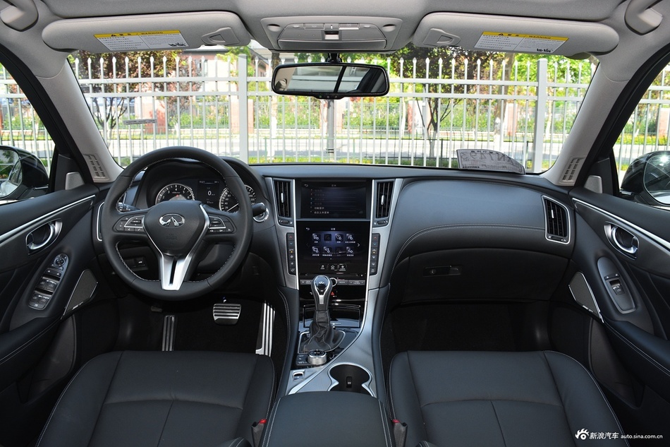 2021款英菲尼迪Q50L 2.0T自动进享运动版