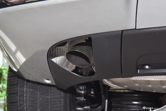 2026款揽胜 3.0 L6 400PS HSE长轴版