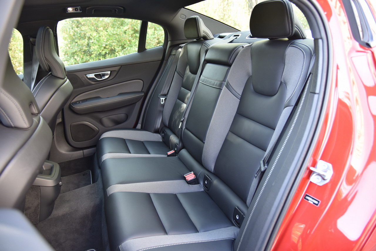  2020款沃尔沃S60 T5智雅运动版