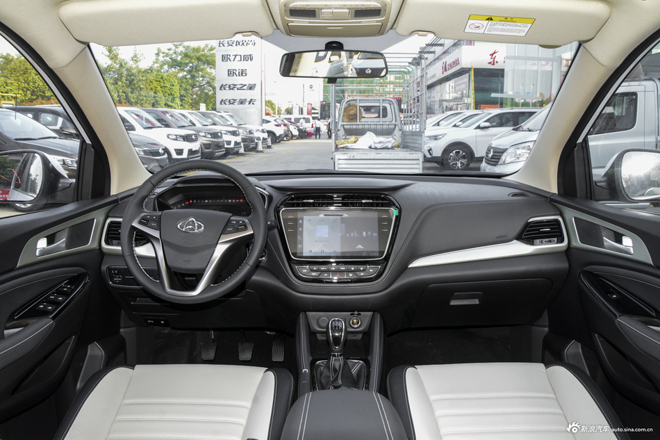 2019款长安欧尚A800 1.6L手动豪华型 国VI