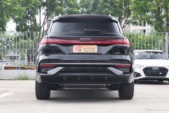 2026款奥迪Q6 45 TFSI quattro 黑武士版