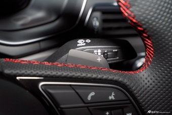 2025款奥迪A4L 200万辆悦享版 40 TFSI 豪华动感型