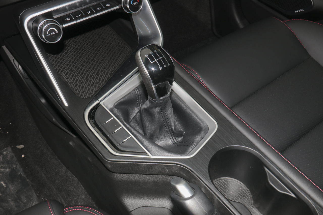 2019款吉利缤瑞1.0T手动200T手动缤驰版