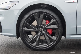 2024款奥迪A7L 45 TFSI quattro RS 套件竞速版