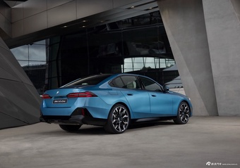2025款宝马5系 540i xDrive Legacy Edition 海外版