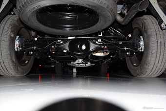 2026款长城炮 2.4T乘用炮自动柴油四驱尊享型