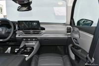 2024款凡尔赛C5 X 1.6T 耀不凡