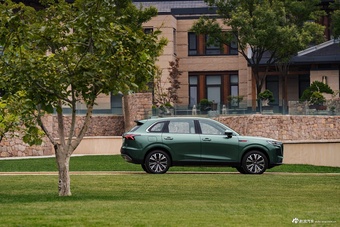 2025款红旗HS6 PHEV官图