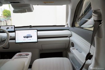 2025款星纪元 ET 增程 240 四驱至臻尊享