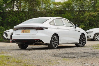 2025款艾瑞泽8 Pro 2.0T 尊享型
